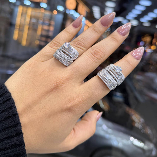 Chinese Gold Twin Rings with Zircon Stones    S1