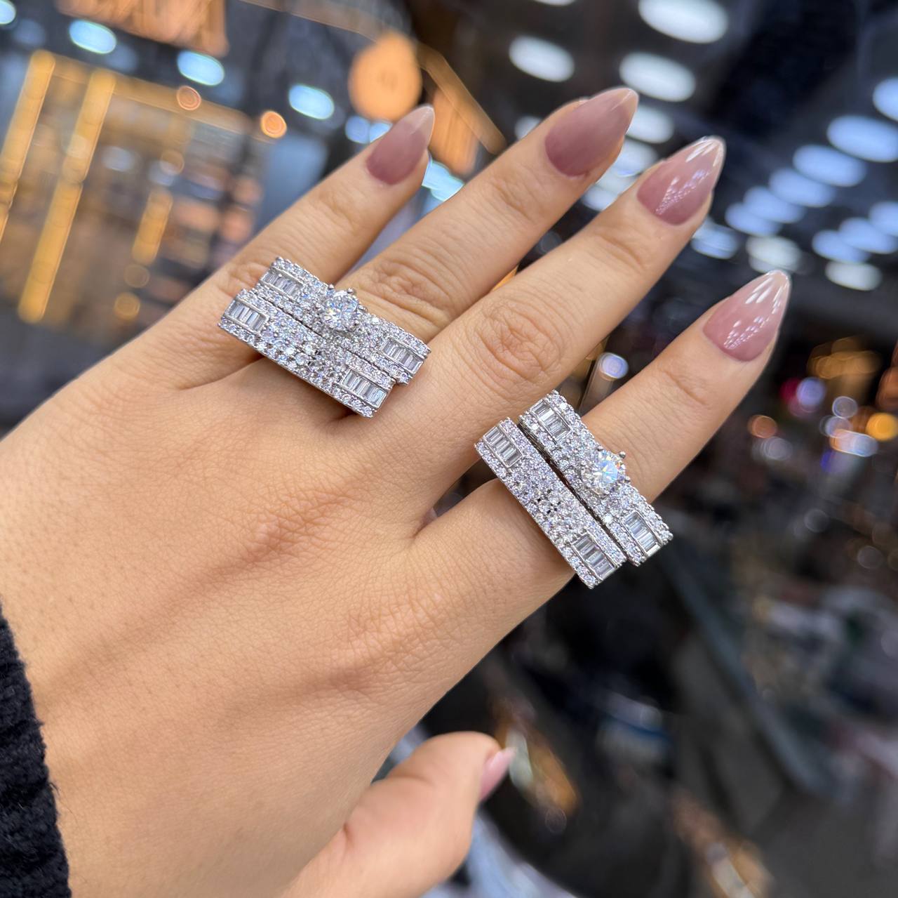 Chinese Gold Twin Rings with Zircon Stones    S1