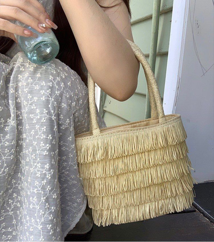 Woven Straw Bag with Inner Lining and Drawstring   S1