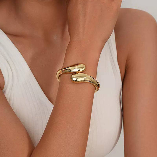 Lobangle Trend Bracelet in Chinese Gold    S1