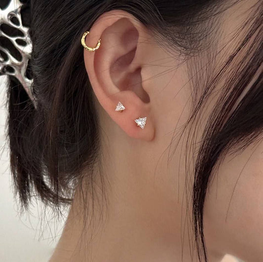 Triangle Zircon Stud Piercing – Stainless Steel    S1