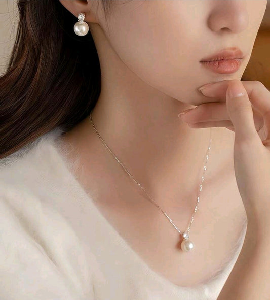 Elegant 3-Piece Pearl Necklace and Earrings Set
