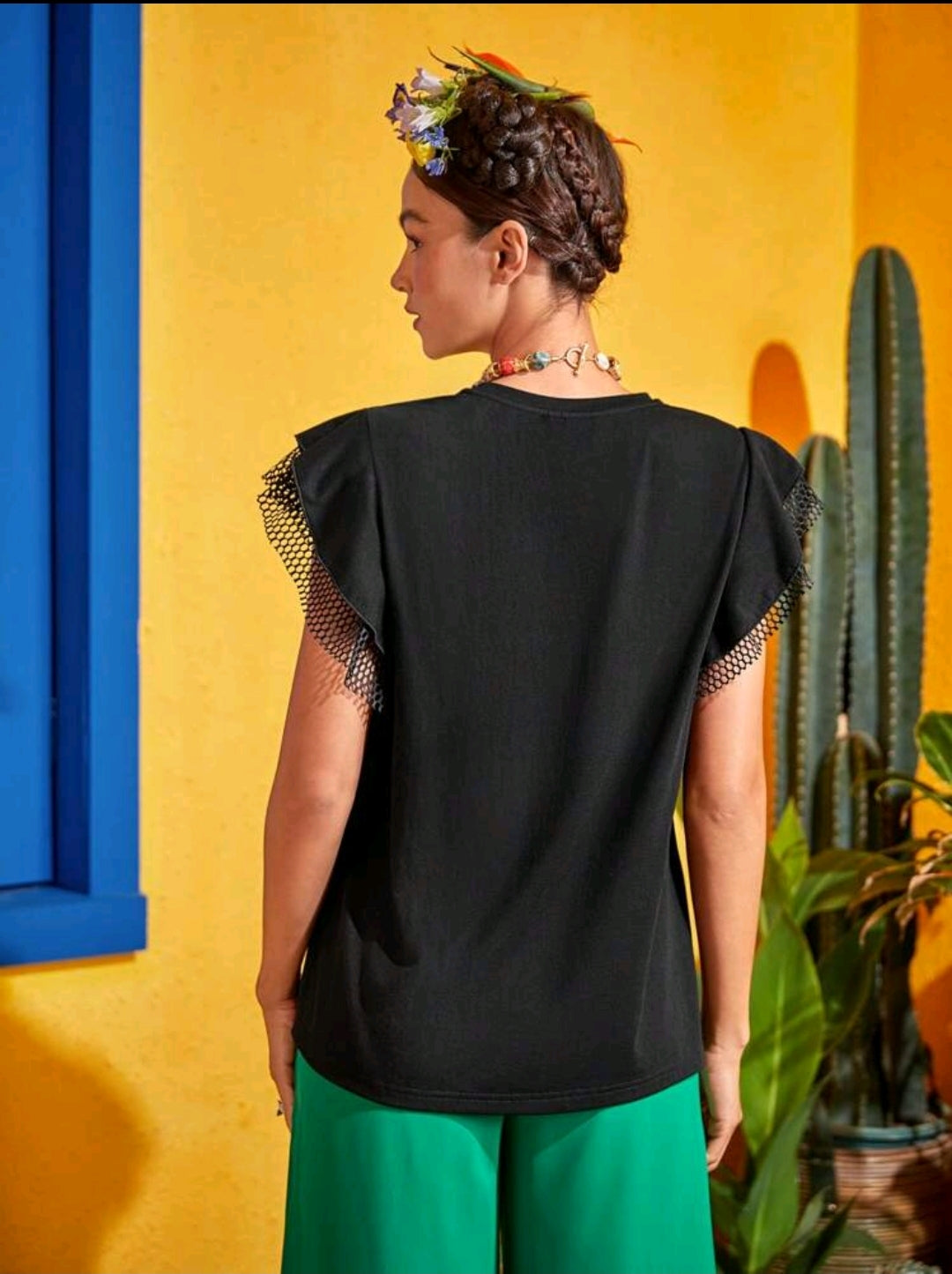 Frida Kahlo X SHEIN Contrast Stripe Ruffled Graphic Tee