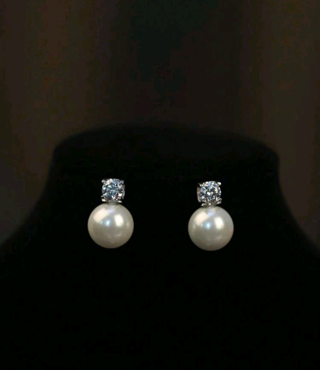 Elegant 3-Piece Pearl Necklace and Earrings Set