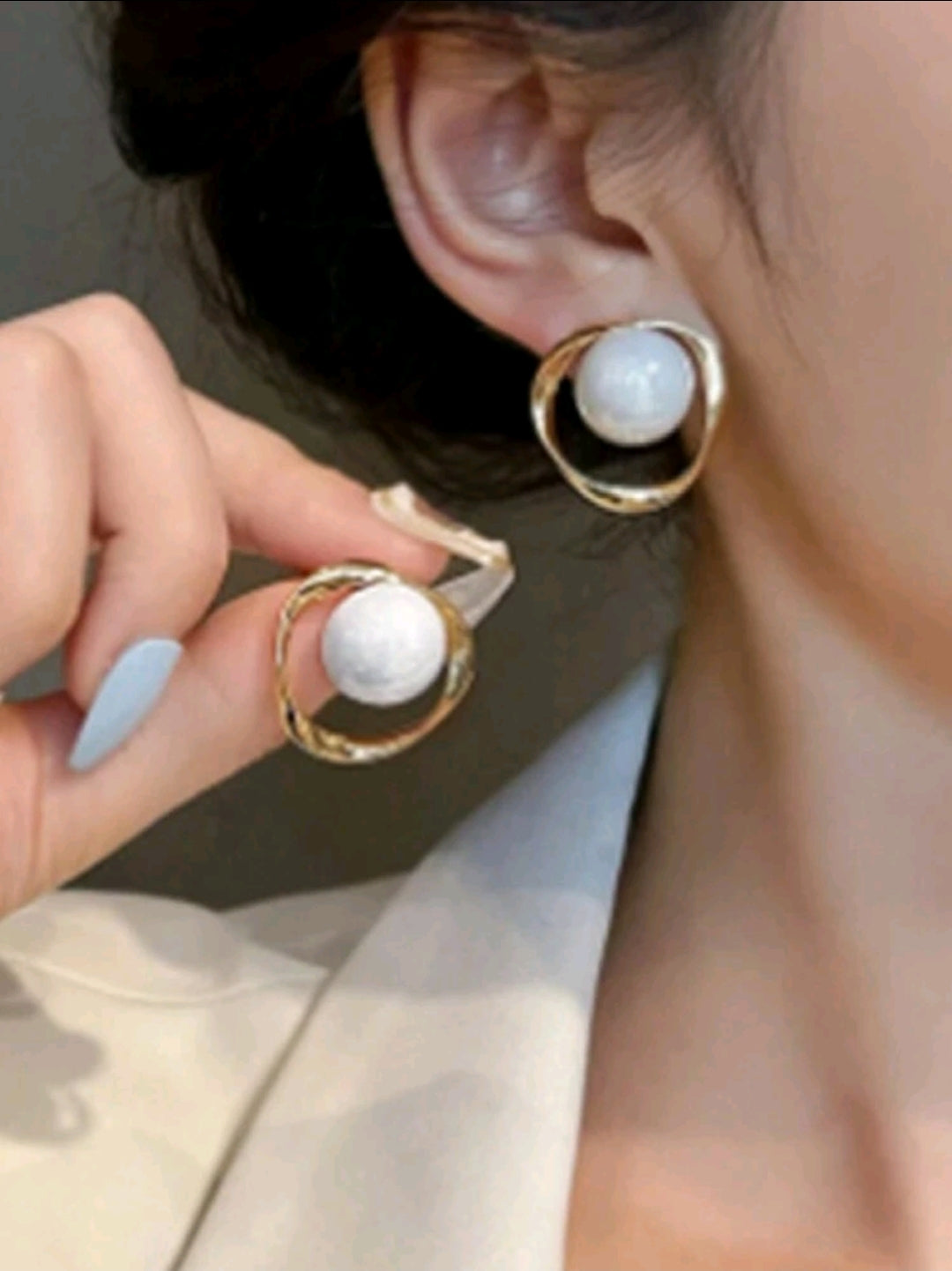 Vintage Luxury Faux Pearl Earrings – White
